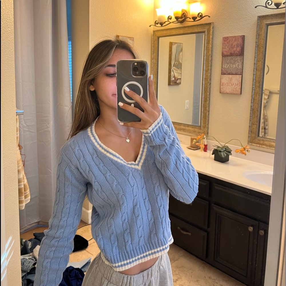 Brandy Melville Morgan Sweater